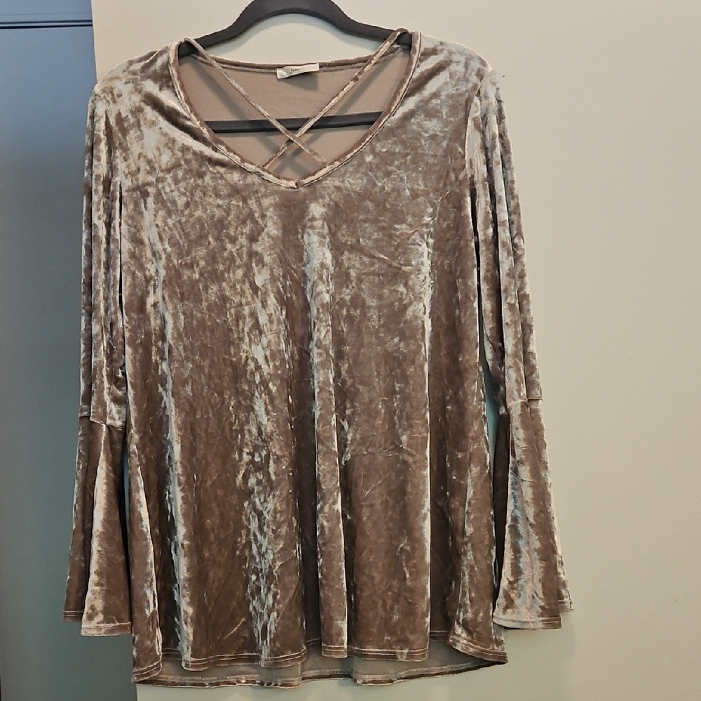 JODIFL Velvet Bell Sleeve Blouse in Silver and Gray